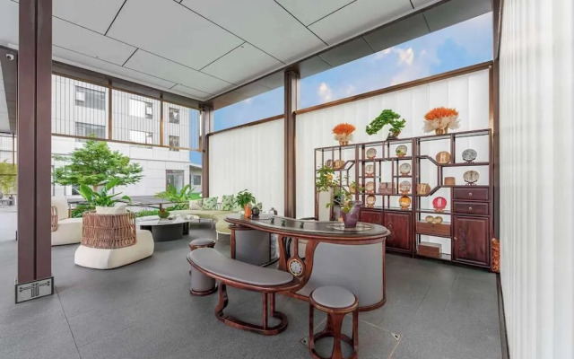 Howard Johnson by Wyndham Life Kunming Guandu Hotel