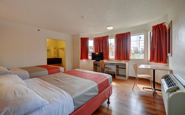 Best Western Camelot Inn