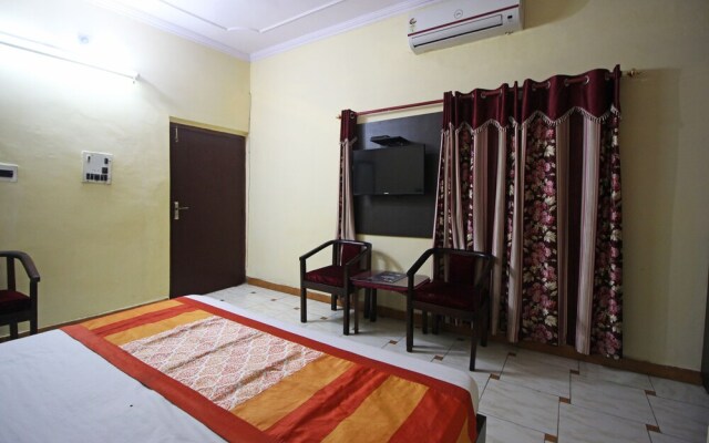 OYO 7928 Hotel Sehgal