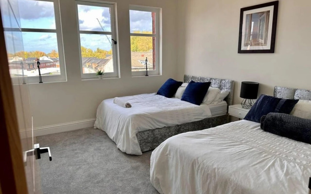 Luxury 3 Bedroom Modern Penthouse- Birmingham City