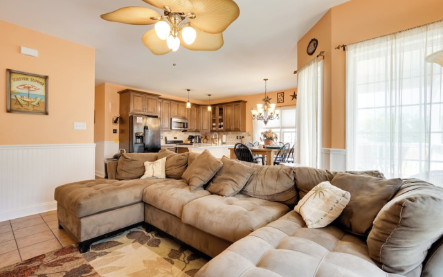 Breezy Wildwood Condo ~ 2 Blocks to Beach!