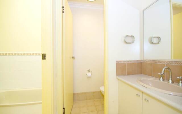 Bay Parklands, 4/2 Gowrie Avenue