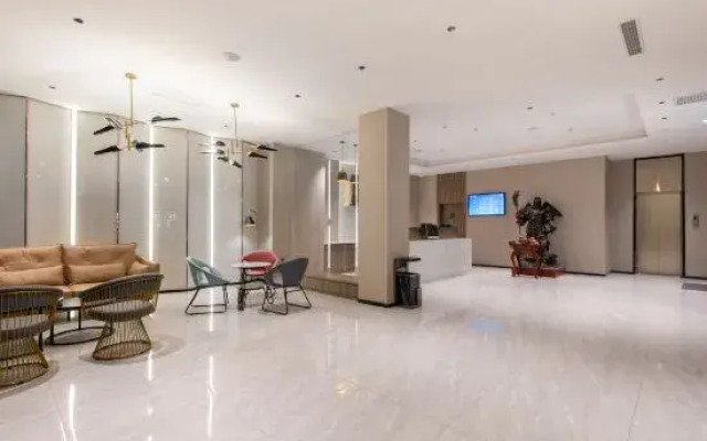 7 Days Premium· Xinxiang Huojia Zhongshan Road Hotel
