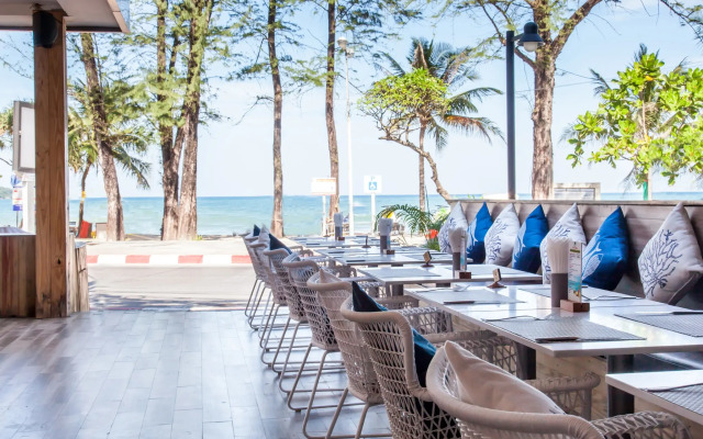 The Royal Palm Beachfront