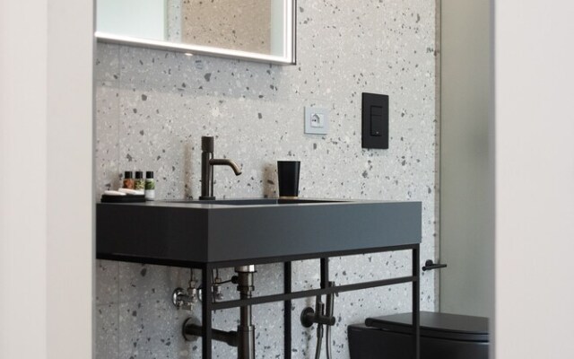 Lisetta Gardens Boutique