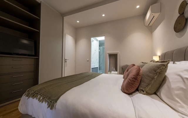 Phaedrus Living: City Center Luxury Flat N. Kosmos