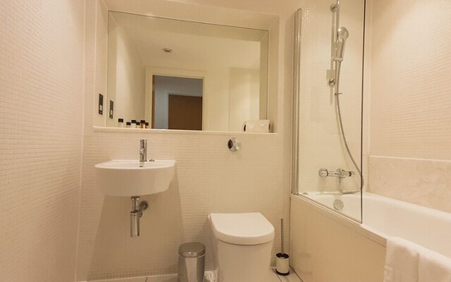 Impeccable 2-bed Apartment in London