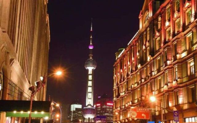 Yayue Hotel (Nanjing East Road Pedestrian Street)