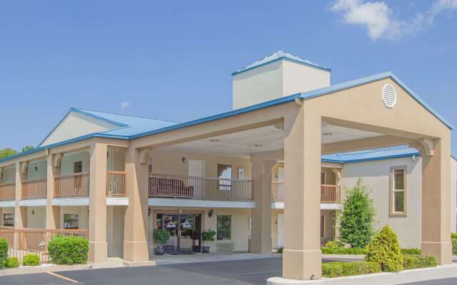 Days Inn & Suites by Wyndham Pine Bluff