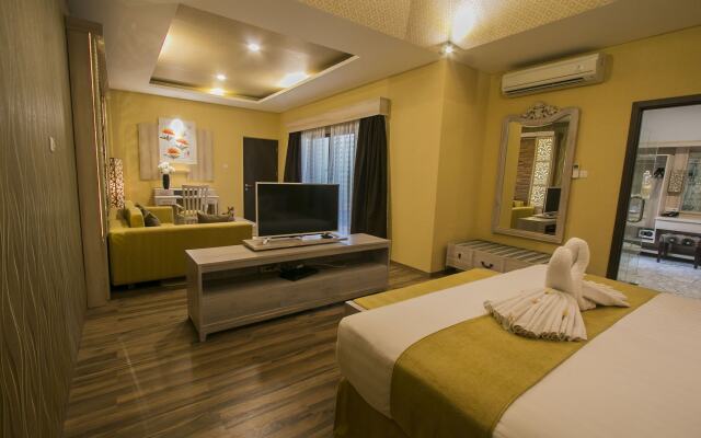 Flamingo Dewata Suite