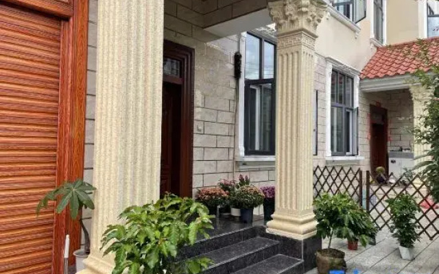 Mangshi Lumingshe B&B (Huancheng East Road)