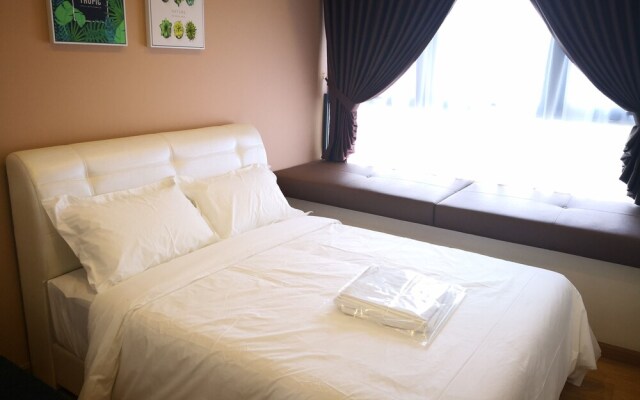 Sea View Homestay @ Country Garden Danga Bay