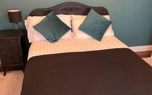 Inviting 3-bed Apartment in Newcastle Upon Tyne