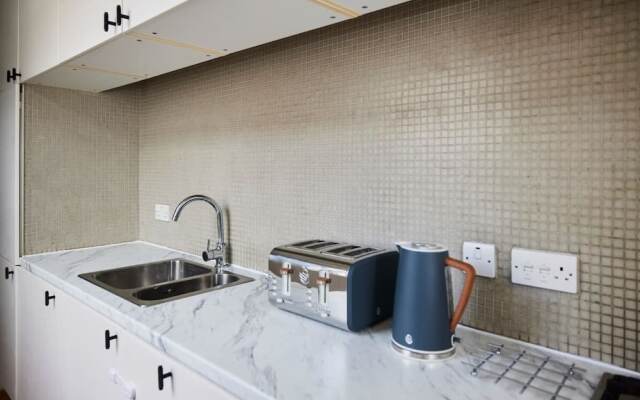 The Southwark Wonder - Charming 1bdr Flat With Patio