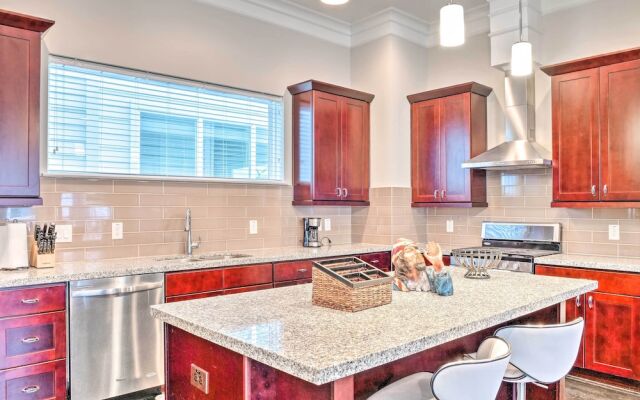 Pet-friendly Houston Townhome, 6 Mi to Dtwn!