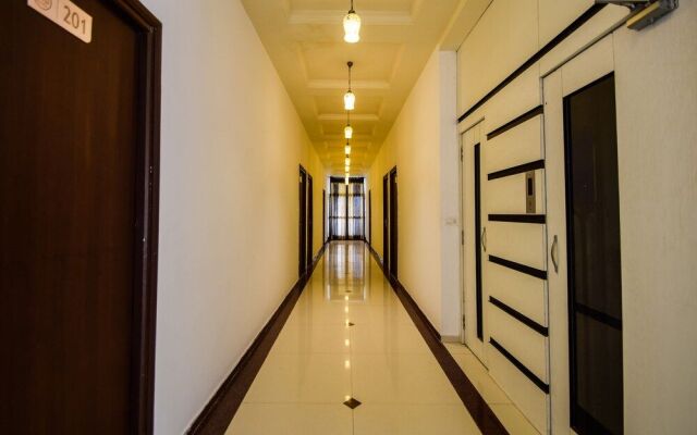 OYO 28253 Jmd Palace