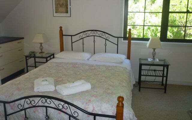 Whispering Pines Cottages