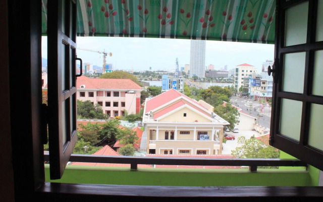 Ngoi Nha Xanh