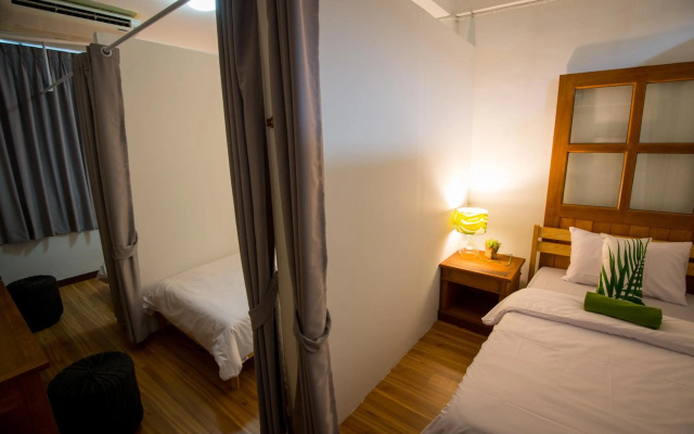 Victory Park Hostel – Guest Rooms – Bangkok