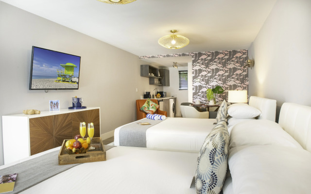 Waterside Hotel and Suites