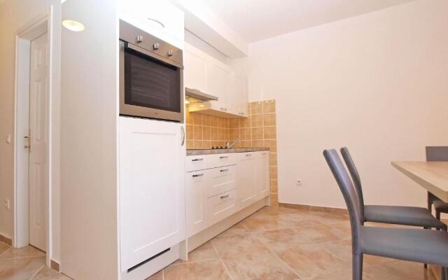 Apartments Antun 1237