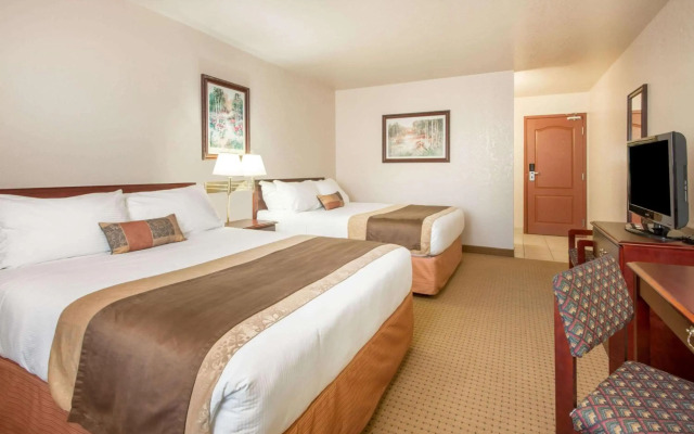 Ramada by Wyndham Lloydminster
