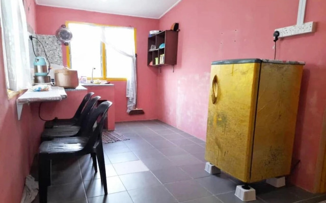 OYO Home 90333 Tiny Room Homestay