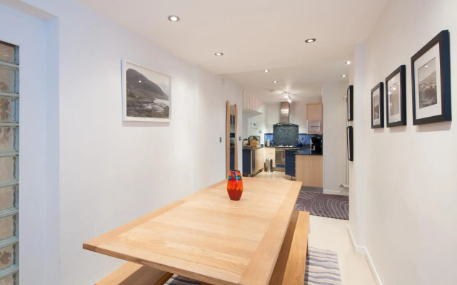 The York Place Residence