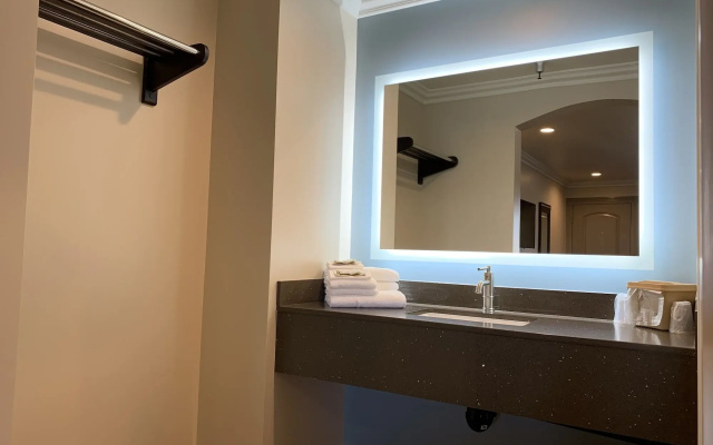 Industry Inn & Suites