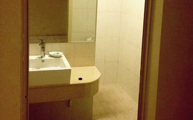 Lamar Suites Hotel