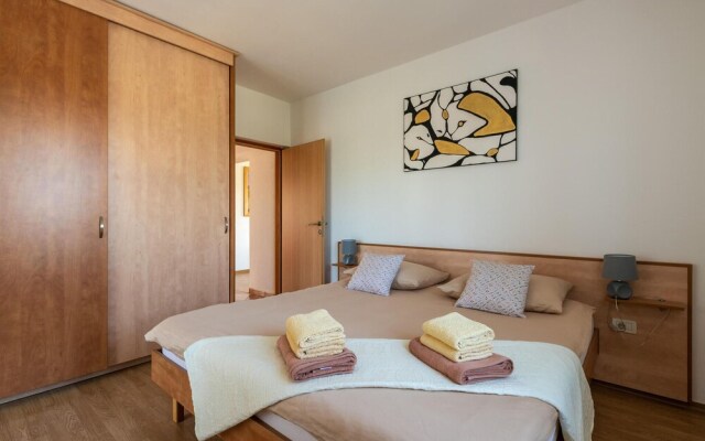 Beautiful Home in Breg Ivanovci With Wifi and 3 Bedrooms