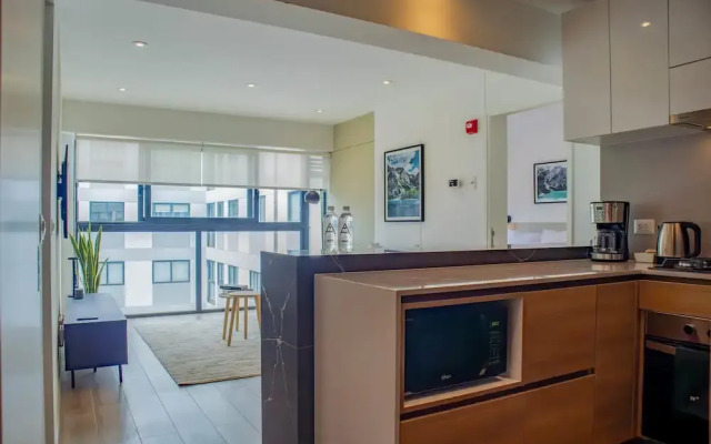 Majestic 2BR With Modern Pool in Miraflores