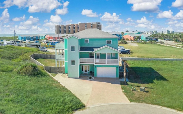 Ocean Views Optional Golf Cart Sleeps 14