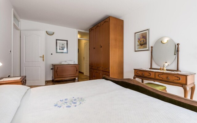 Beautiful Apartment in Icici With Wifi and 1 Bedrooms