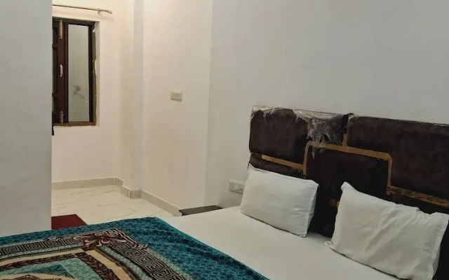 Aditya Home Stay
