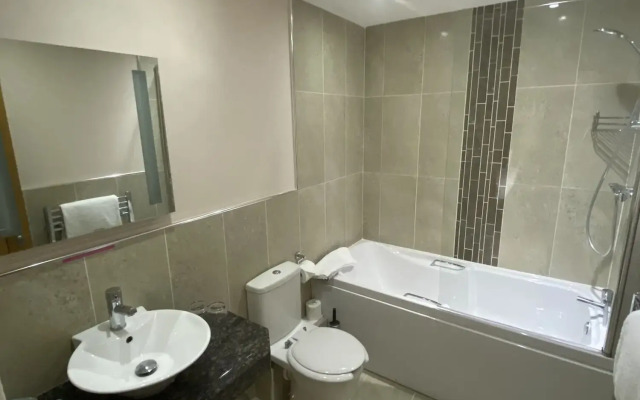 The Three Horseshoes Hotel