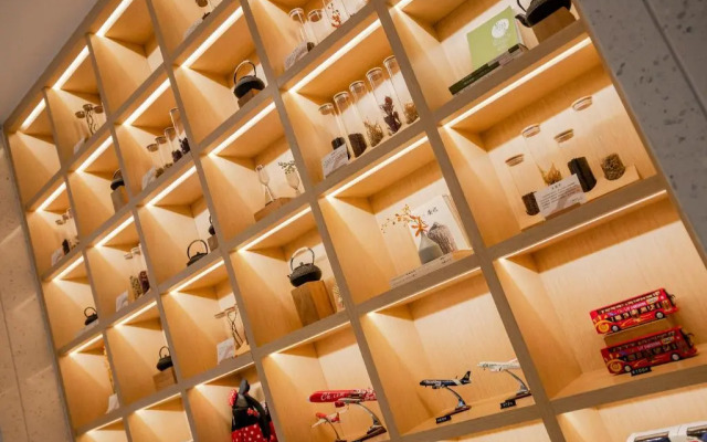 SKYBIRD Hotel (Shanghai International Resort - Chuansha Metro Station Store)