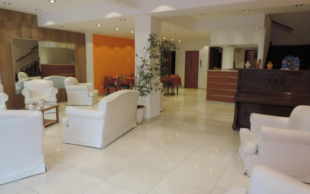 Baloo Hotel