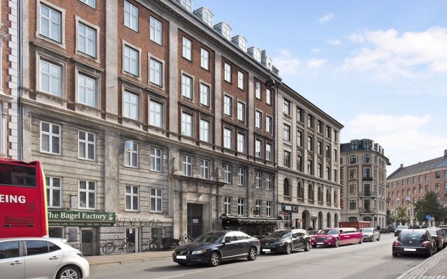 Gorgeuos Three-bedroom Apartment in Historical Copenhagen