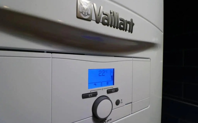 Room Emma,between bus and train station,Netflix,speed Wi-Fi