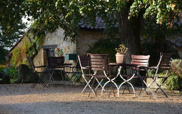 Wonderful location for weddings and parties by French château