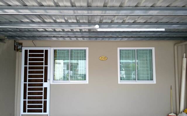 Sakura Bandar Semariang Guest House
