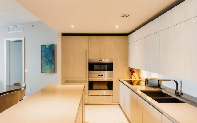 Luxury Condo with Spectacular Ocean View