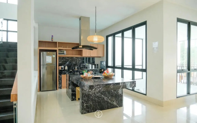 Kamala Villa 10 bedrooms with a private swimming pool