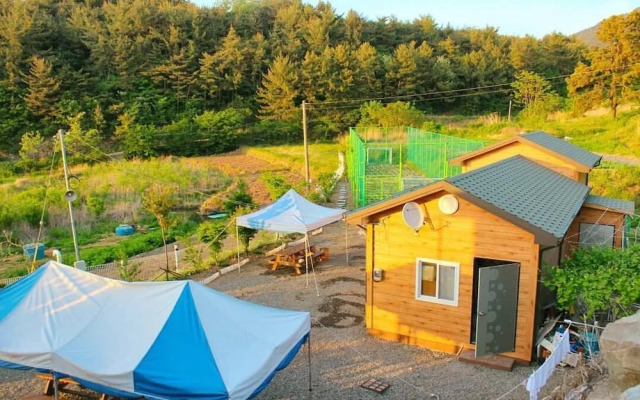 Sea and Sunset Pension