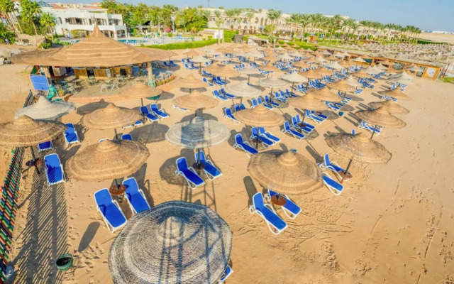 Ivy Cyrene Island Aqua Park Resort