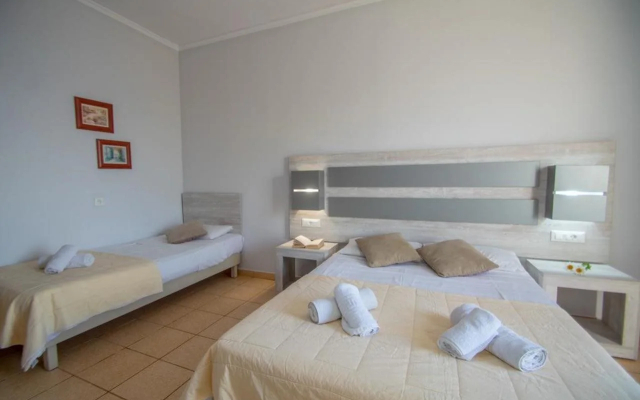 Agoulos Beach Hotel