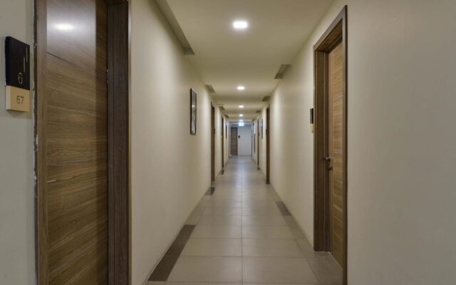 Ten Ekamai Suites Serviced Apartment