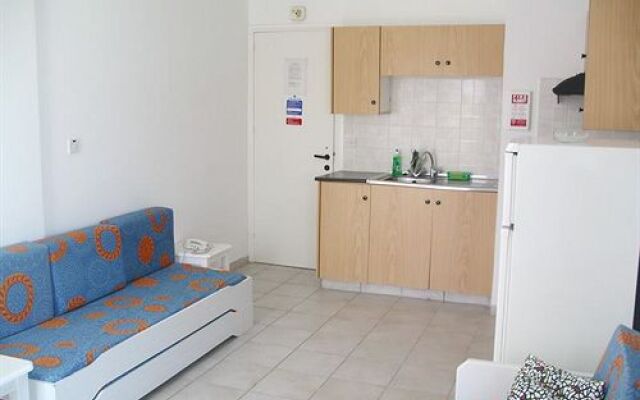 Hotel Renos Apartments