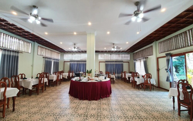 Sam Moon's Hotel Angkor Wooden House